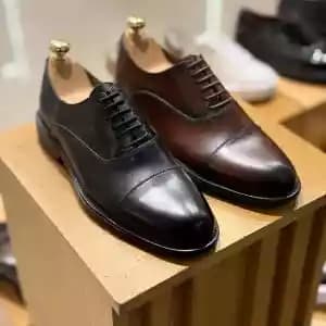 images-chaussures-chaussure-en-cuir-noir-richelieu-05675