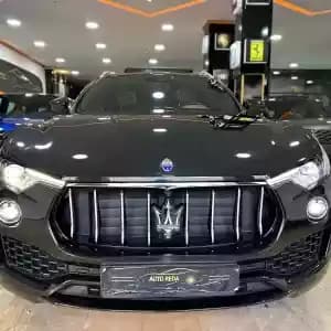 images-maserati-levante-diesel-boite-automatique-12-cv-2017-voiture-occasion-maserati-levante-110000km-05872