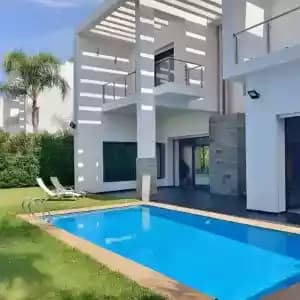 images-villa-avec-piscine-a-louer-06451