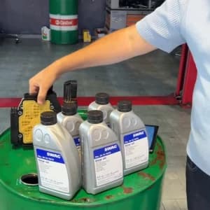 video-entretien-automobile-garage-mecanique-reparation-voiture-specialiste-boite-a-vitesse-mecanique-generale-auto-centre-auto-06574