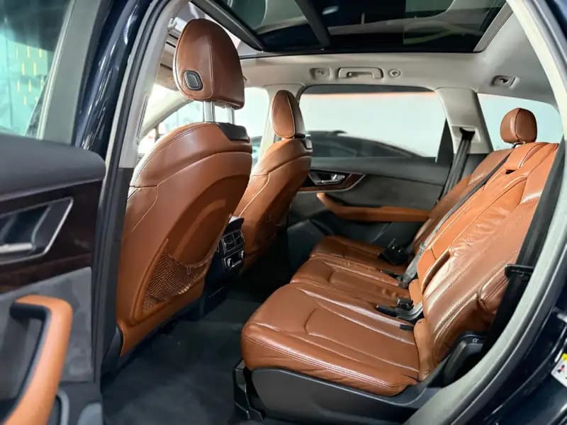 carousel-4