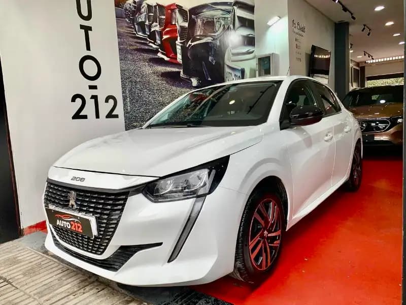 images-diesel-boite-automatique-2023-voiture-d-occasion-peugeot-208-1-er-main-06214