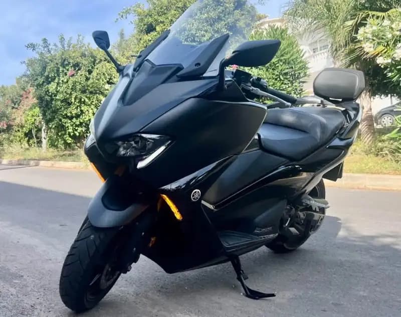 images-moto-tmax-2020-06296