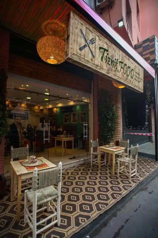 images-location-cafe-restaurant-06368