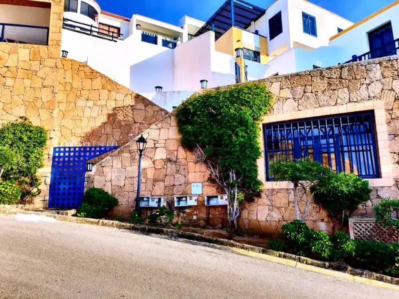images-villa-location-de-vacances-triplex-vip-vue-sur-la-lagune-villa-a-louer-06424
