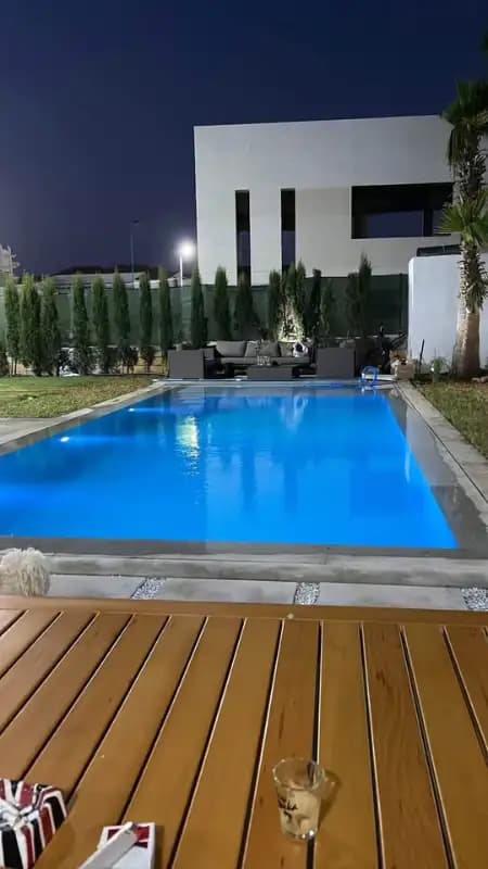images-location-rez-de-jardin-appartement-piscine-privee-06456