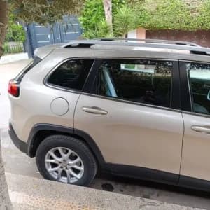 images-jeep-cherokee-voiture-d-occasion-06275