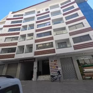 video-bureau-a-louer-06718