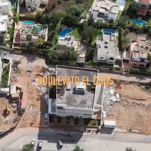 video-plateaux-de-bureaux-a-vendre-07634