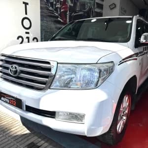 images-toyota-v8-diesel-2011-garagee-doccasion-toyota-land-cruiser-07692