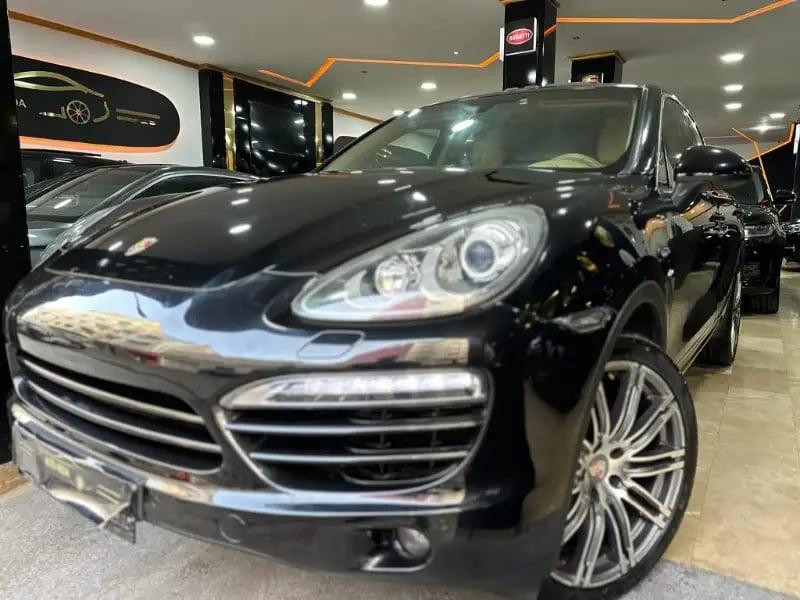 images-porsche-cayenne-boite-automatique-2013-voiture-occasion-porsche-cayenne-12cv-diesel-140000km-05721