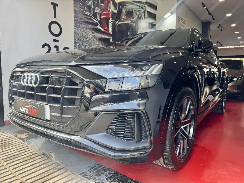 images-diesel-12-cv-2019-voiture-occasion-audi-q8-s-line-importee-neuf-1-er-main-garage-de-voiture-d-occasion-05763