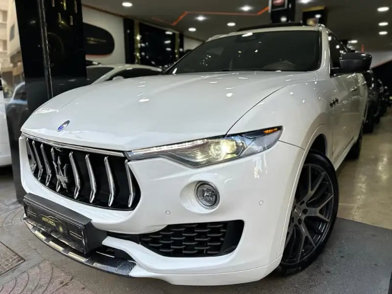 images-maserati-levante-diesel-boite-automatique-12-cv-90001-100000-km-voiture-occasion-maserati-levante-tres-bon-etat-05818