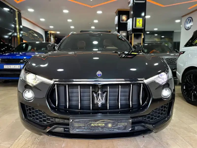 images-maserati-levante-diesel-boite-automatique-12-cv-2017-voiture-occasion-maserati-levante-110000km-05872