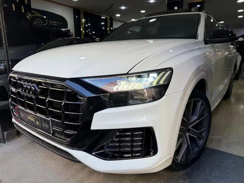 images-diesel-boite-automatique-2020-100001-150000-km-audi-q8-s-line-voiture-d-occasion-12cv-05960